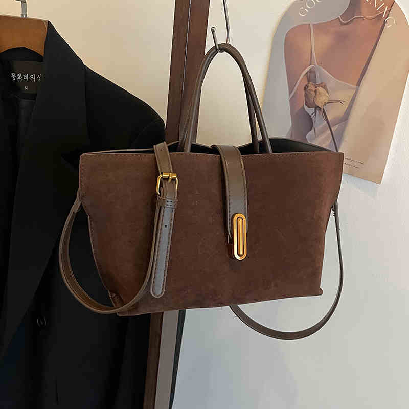 Matná retro crossbody taška velké kapacity pro ženy Nová podzimní zimní ležérní taška přes rameno pod paží Ruční dojíždějící tote taška