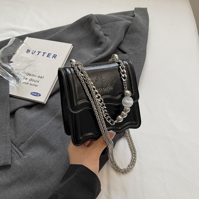 Niche design mini bag women's new versatile chain shoulder messenger bag premium feeling red envelope