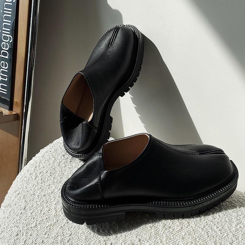 Split-Toe Low-Top Unisex Slip-On Tabi Derby Shoes