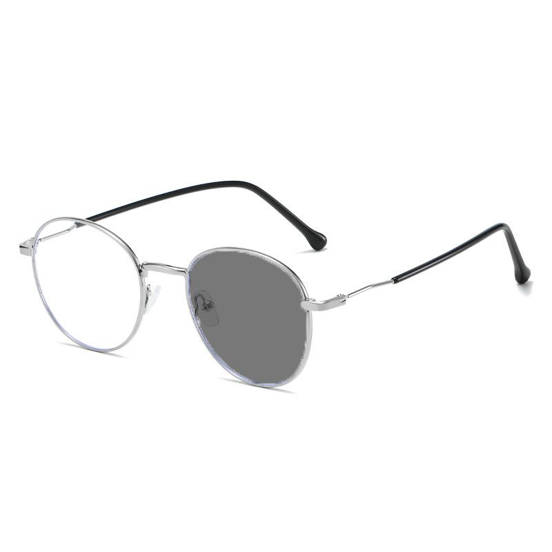 

Жіночі Чоловічі Розкішні Окуляри для Короткозорості, що Змінюють Колір і Захищають від Синього Світла, Нові Стильні Металеві Окуляри з Круглою Оправою, Фотохромні Окуляри для Близького Зору, Діопії до -6.0 0 срібний