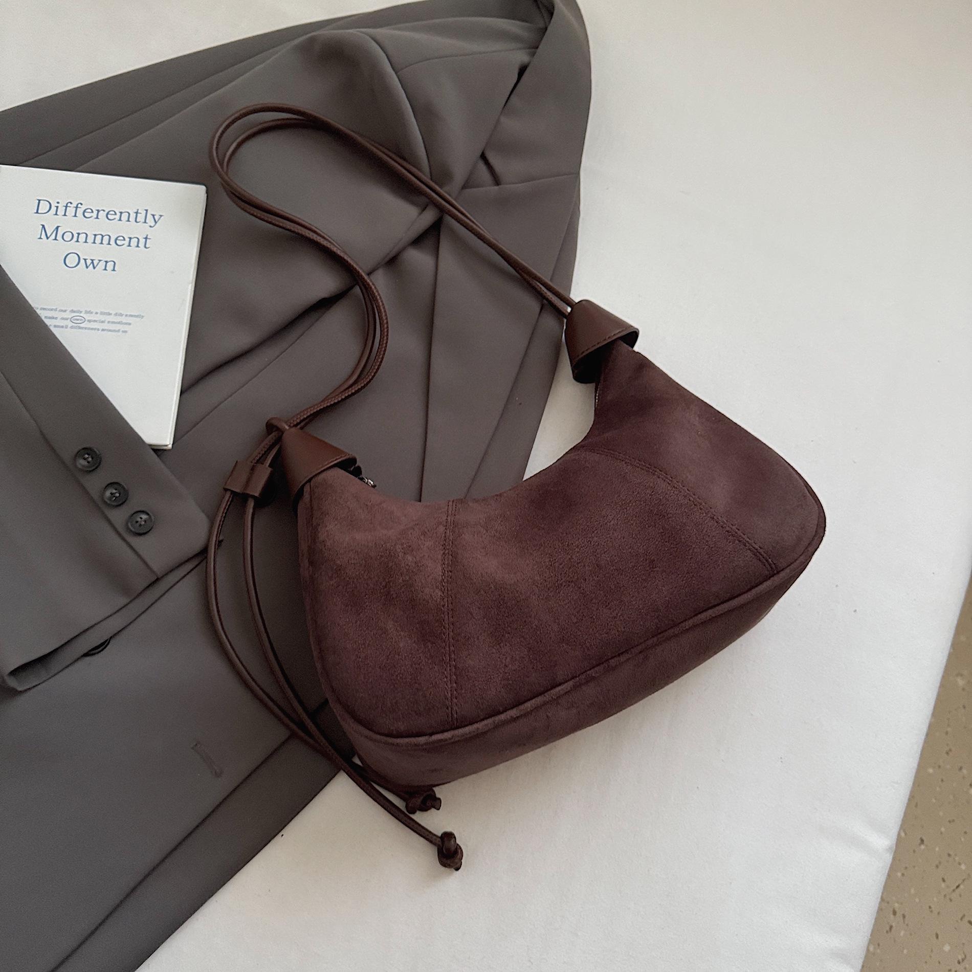 

Women s 2025 Casual Suede Retro Underarm Crossbody Bag - Fashionable and Versatile Dumpling Design