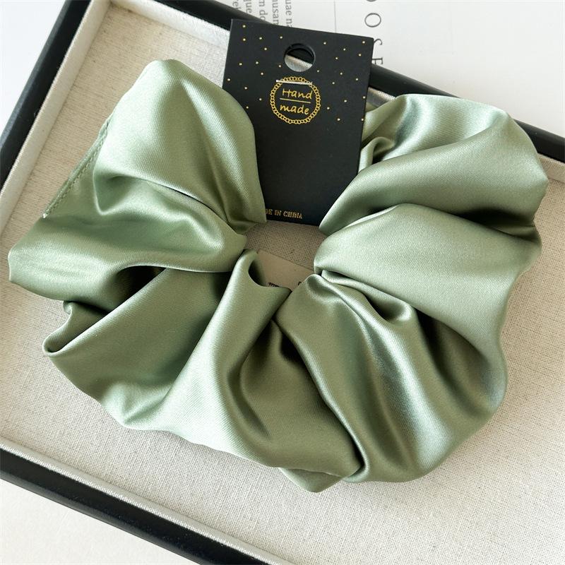 Elegant Retro Satin Scrunchie - Extra Large 18cm Diameter, Luxurious and Fashionable Hair Tie