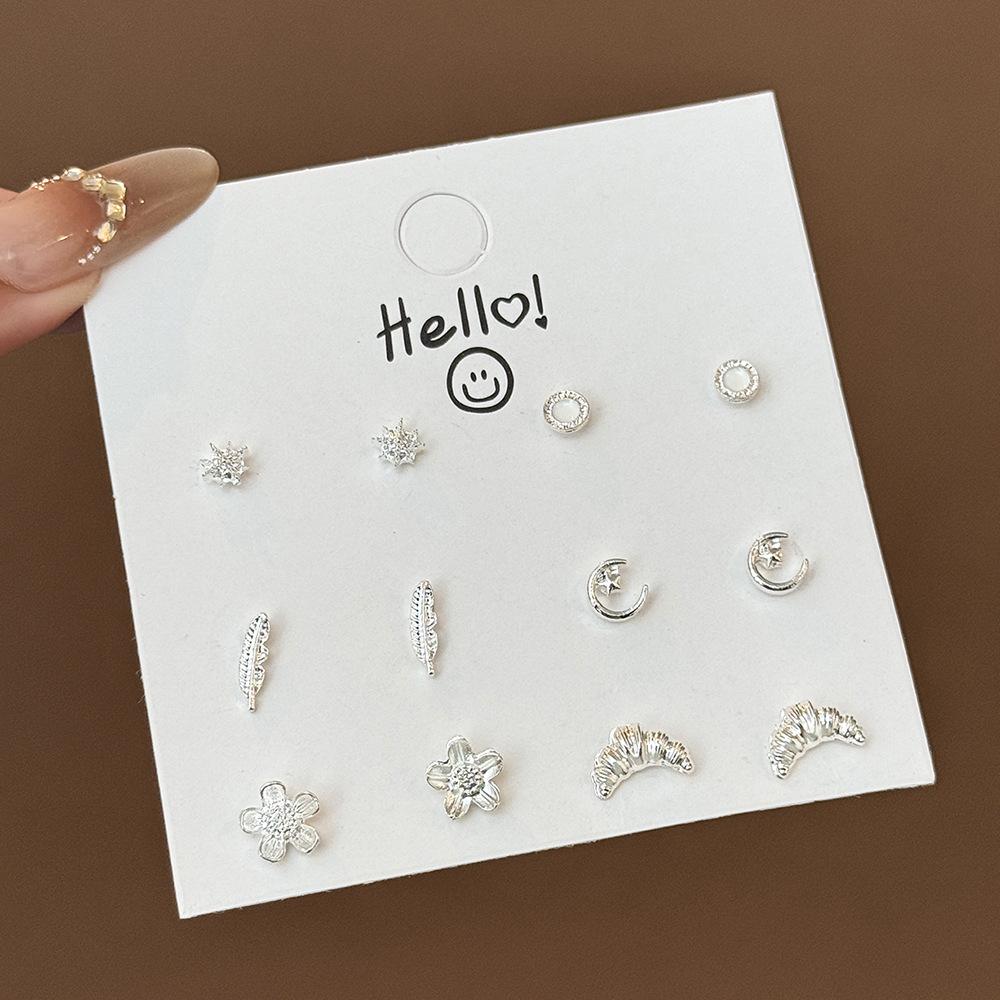 Korean Version of Niche One-week Stud Earrings Set Ins Cute and Small Alloy Electroplating Temperament Point Diamond Earrings