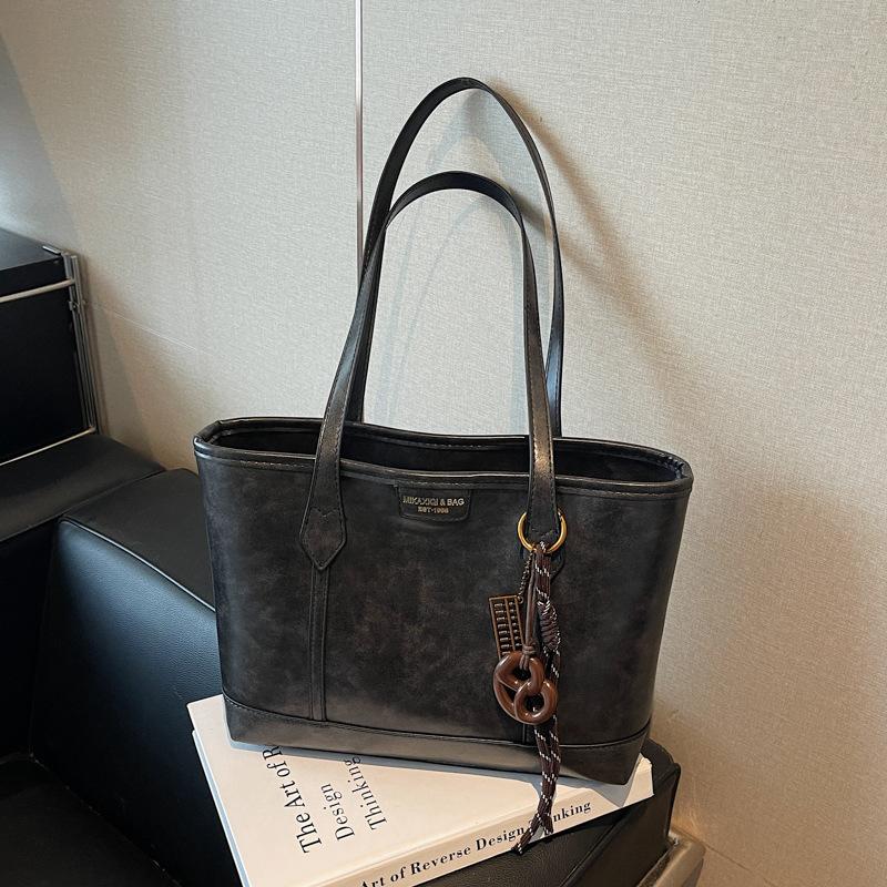 Commuter women's new retro fashion casual large-capacity armpit bag high-end shoulder bag