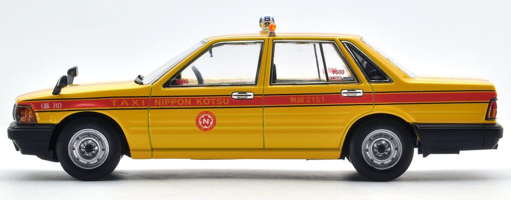 Tomica Limited Vintage Neo Nissan Cedric Taxi Finished Model 1/43 LV-N43-13b (Nihon Kotsu)