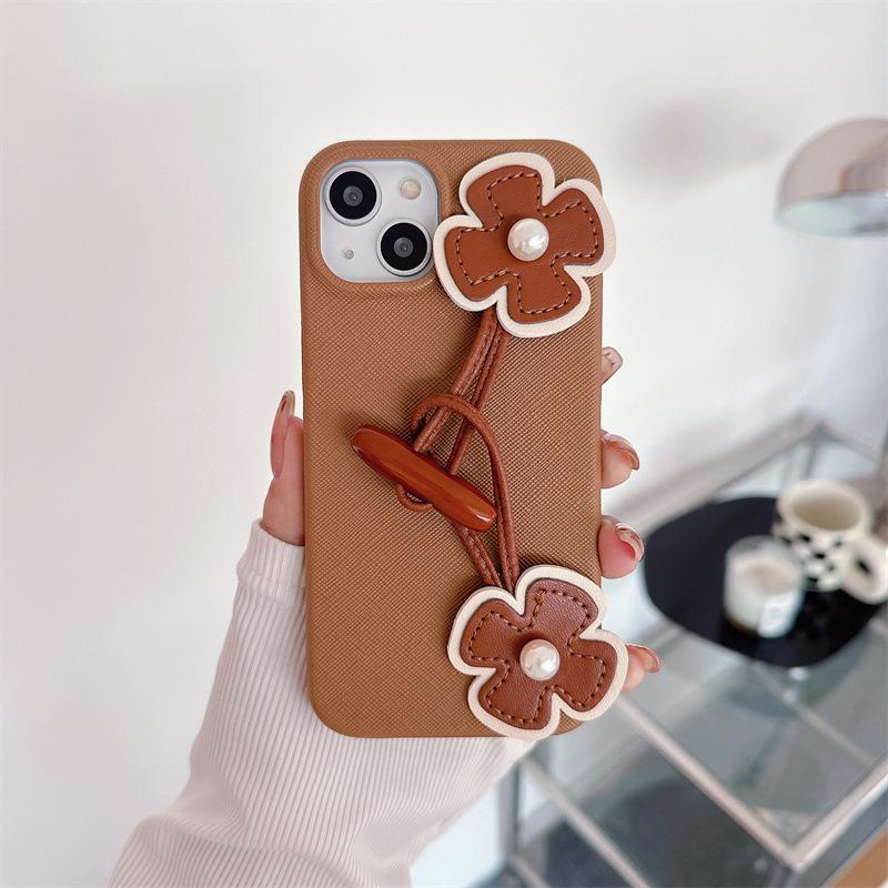 

Elegant Flower Pearl Wristband Phone Case for IPhone 15 Pro Max 16 Pro 14 Plus 13 12 11 Luxury Cross Pattern Leather Hard Cover For Iphone11 коричневый