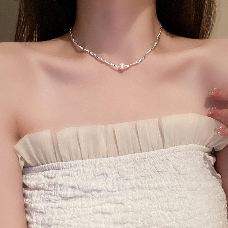 Light Luxury Temperament Pearl Artificial Broken Silver Love Necklace Fashion Niche Collarbone Chain Simple and Versatile Item Decoration
