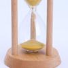 Runde Sanduhr mit Minuten-Holzrahmen