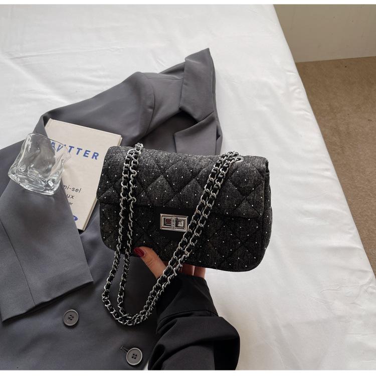 High-value Denim Shoulder Messenger Bag 2025 Summer New Fashion Simple Texture Women's Bag Commuter Bag Chain Bag