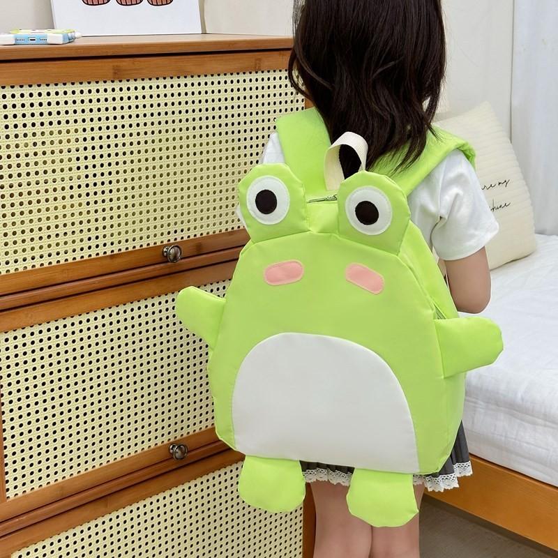 Entzückender grüner Nylon-Frosch-Rucksack für Kinder Jungen und Mädchen Atmungsaktive Träger