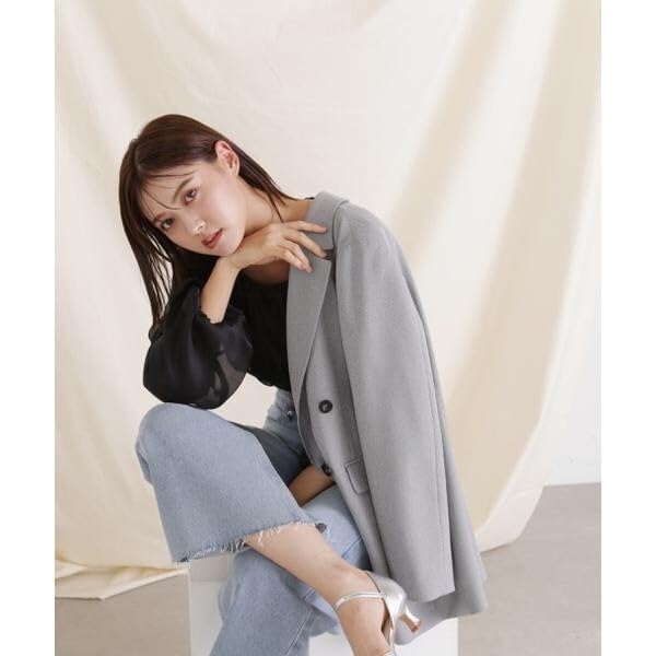 Featured in sweet magazine: Three-piece suit jacket, web-exclusive color: ecru