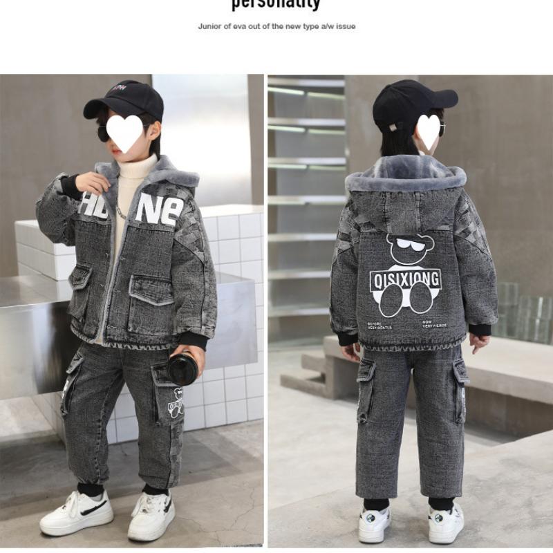 Chłopięcy plus aksamitny garnitur zimowy dziecięcy zimowy dżinsowy dwuczęściowy garnitur, duże chłopcy i chłopcy grube ubrania