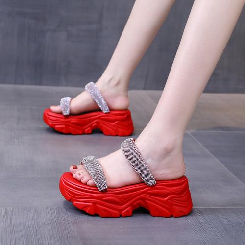 

Мода 2024 года, летние босоножки на танкетке с высоким каблуком, женские, блестящие, толстые, шлепанцы, тапочки, 7 см, блестящие, кристаллы, толстые, женские сандалии на платформе 39 красный