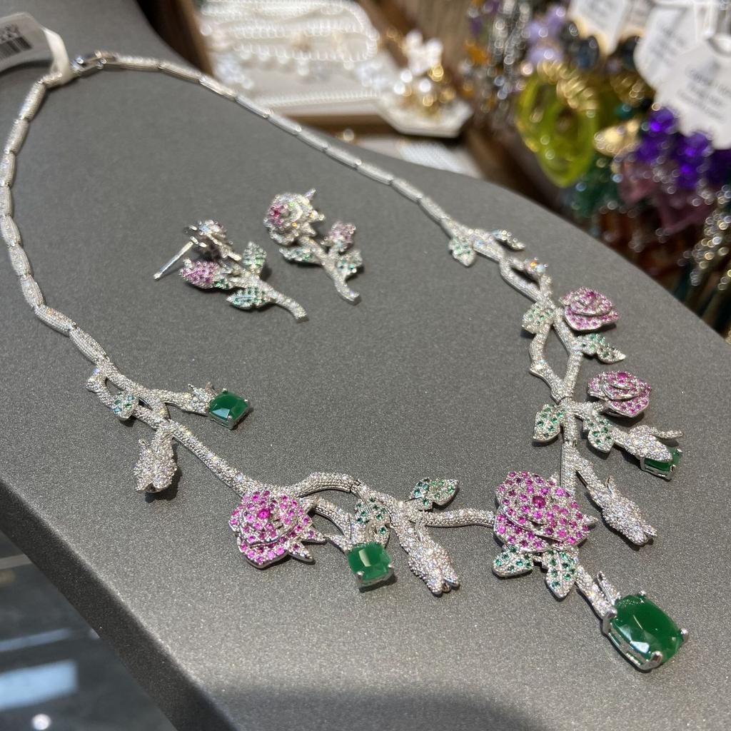 Autumn And Winter High-End Earrings Temperament Flower Stud Earrings D Austrian Camellia Necklace Full Of Diamonds With Cotton Emerald Suit Women