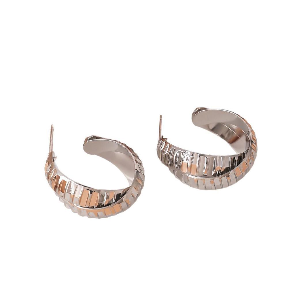 Elegant European C-Shaped Striped Earrings for Women - High-End, Unique, Light Luxury Accessory