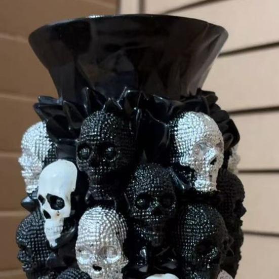 Gothic Skull Flower Vase Ornament Spooky Black White Skull Dried Artificial Flower Holder