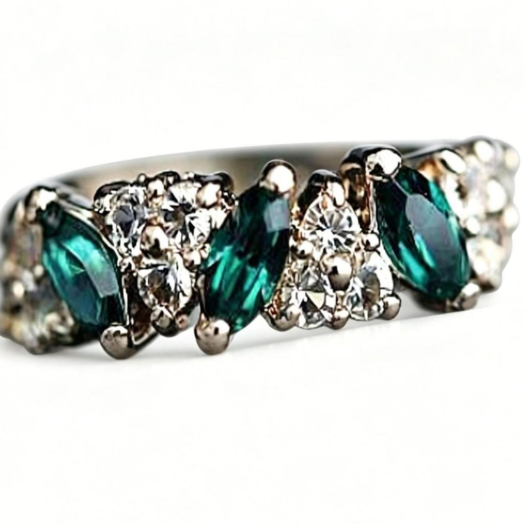 Korean Retro Emerald Rhinestone Ring - Sweet Fashion Style for Women