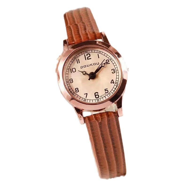Women's Retro Leather Strap Quartz Watch: Simple, Stylish & Trendy