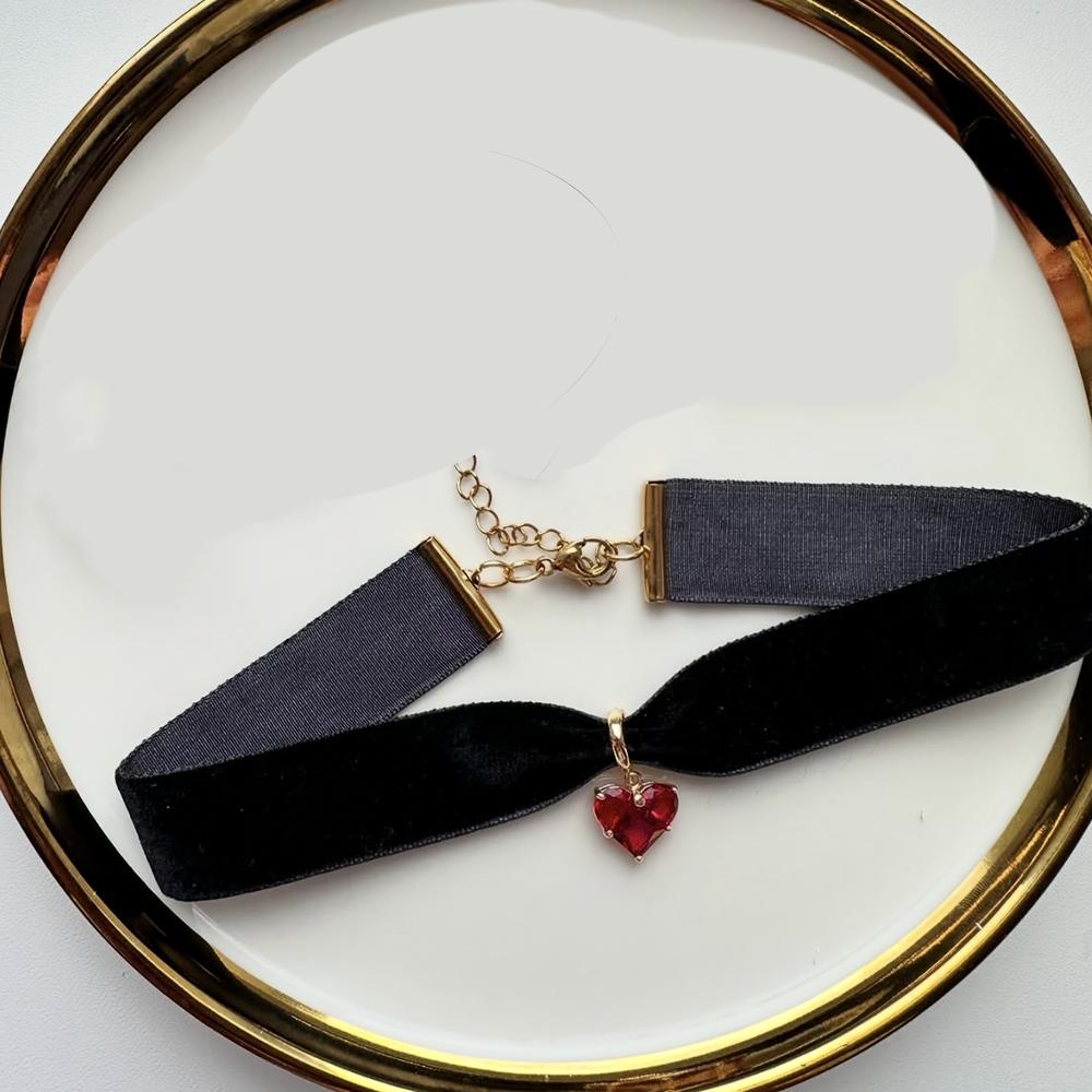 Classic Gothic Tattoo Velvet Choker Necklace Red Zircon Heart Pendant Necklaces For Women Jewelry Valentine's Gift N0544