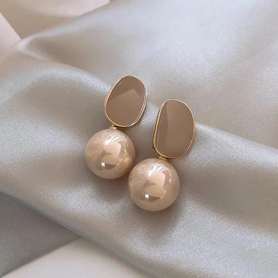 Nový príchod 2023 Kórejský svetlý luxusné elegantné visiace náušnice z imitácie perly Pre ženy Móda Darčeky zo sladkých kvapiek vody