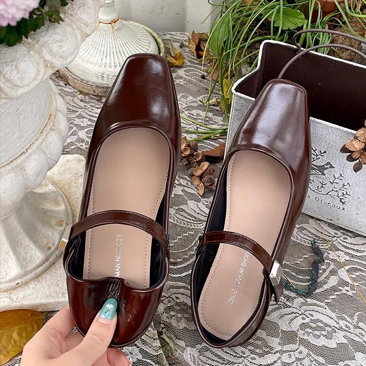 

Модный темперамент белые квадратный носок плоская подошва маленькие кожаные туфли женские 2025 новая весна и осень юбка мягкая подошва Мэри Джейн одинарные туфли 40 коричневый