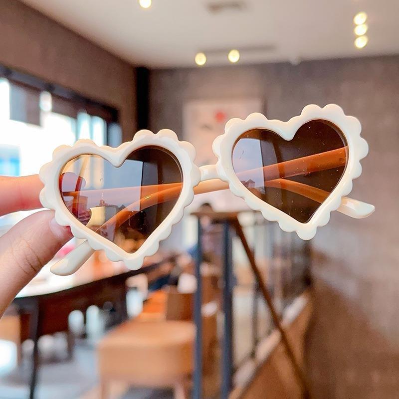 1Pc Cartoon Heart Sunglasses Children Baby Sunglasses Boys Girls UV400 Sun Glasses Shades Kids Gifts Fashion Party Eyeglasses