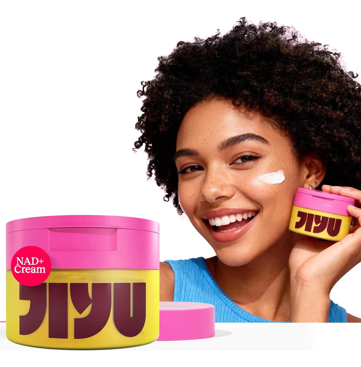 Hydratačný krém na tvár pre žiarivú, pevnú a hladkú pleť 50 ml Pre všetky typy pleti Deň/noc All skin type brown