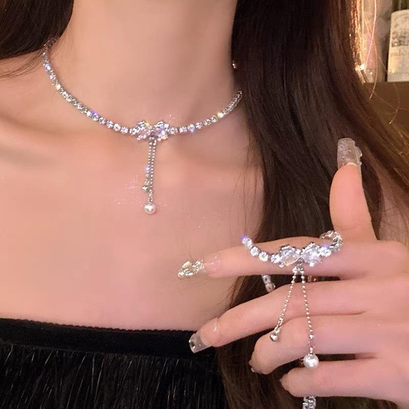 High-end exquisite zircon pearl necklace women's niche design collarbone chain fashion accessories