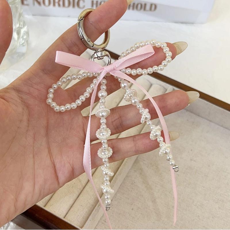 Kawaii Pearl Bow Keychain Lovely Heart Pendant Keyring Stylish Bag Accessory Perfect for Girls Daily Use Gift