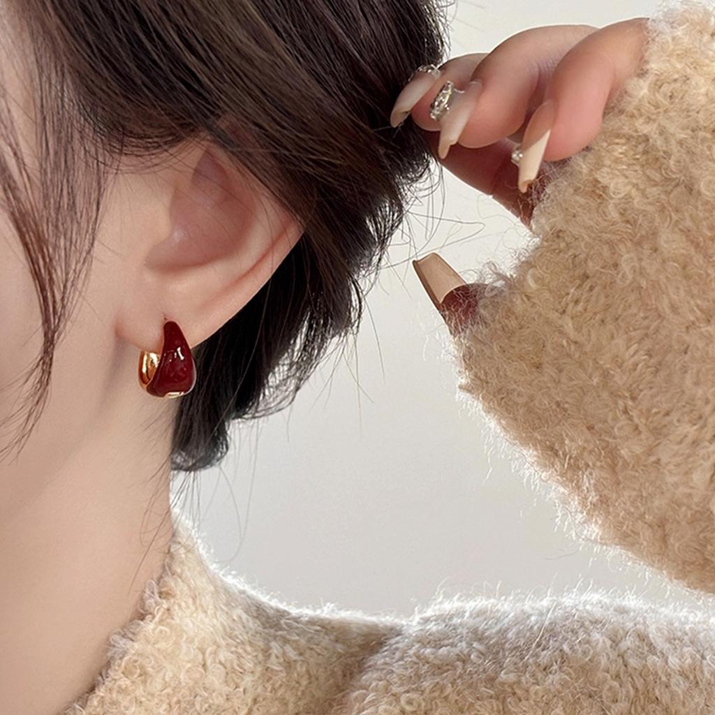 Retro red ear buckle earrings