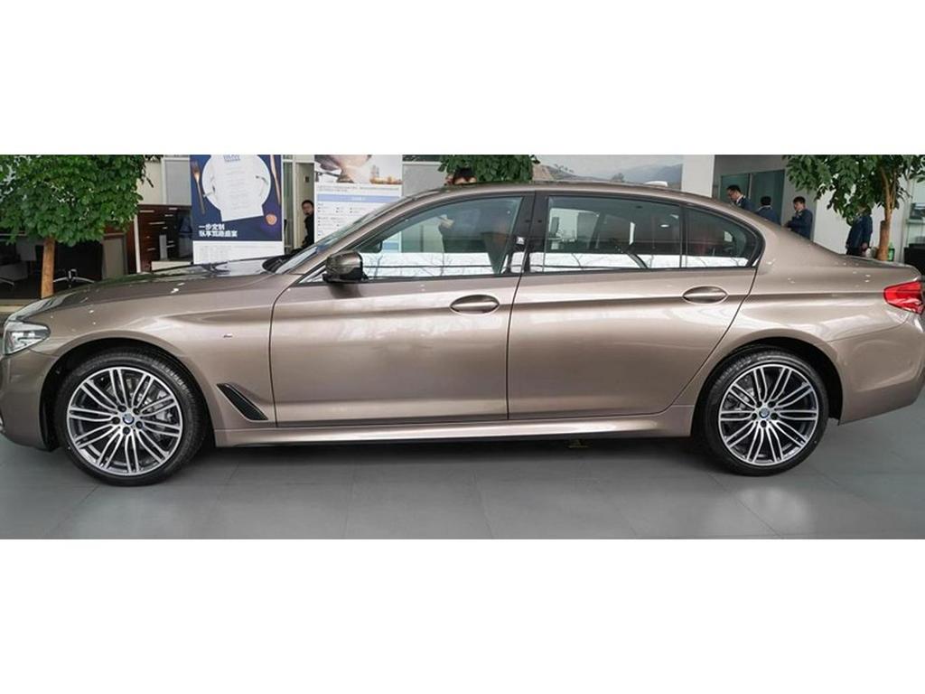 Compatible with BMW 5 Series 525li, 535, 520, 530, and 528 wheels; available in 17", 18", and 19" aluminum alloy rims and tires.