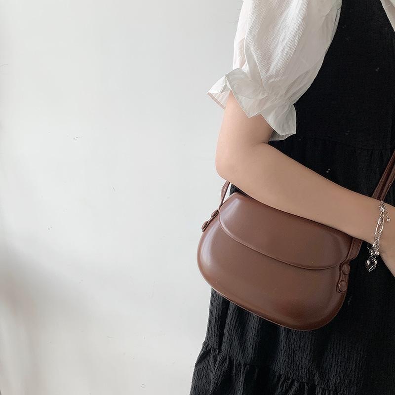 Basic Colour Saddle Bag for Women In Summer Trendy Niche Retro One-shoulder Mini Bag Crossbody Mobile Phone Bag used for Women
