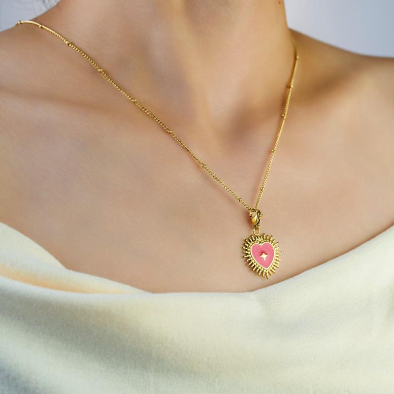 European-American Retro Heart Pendant Titanium Necklace