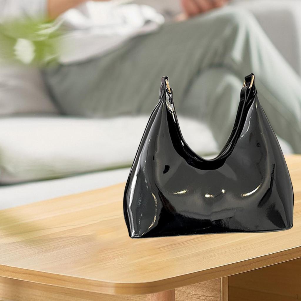 Chic Women's Shoulder Bag for Summer Adventures And Everyday Use