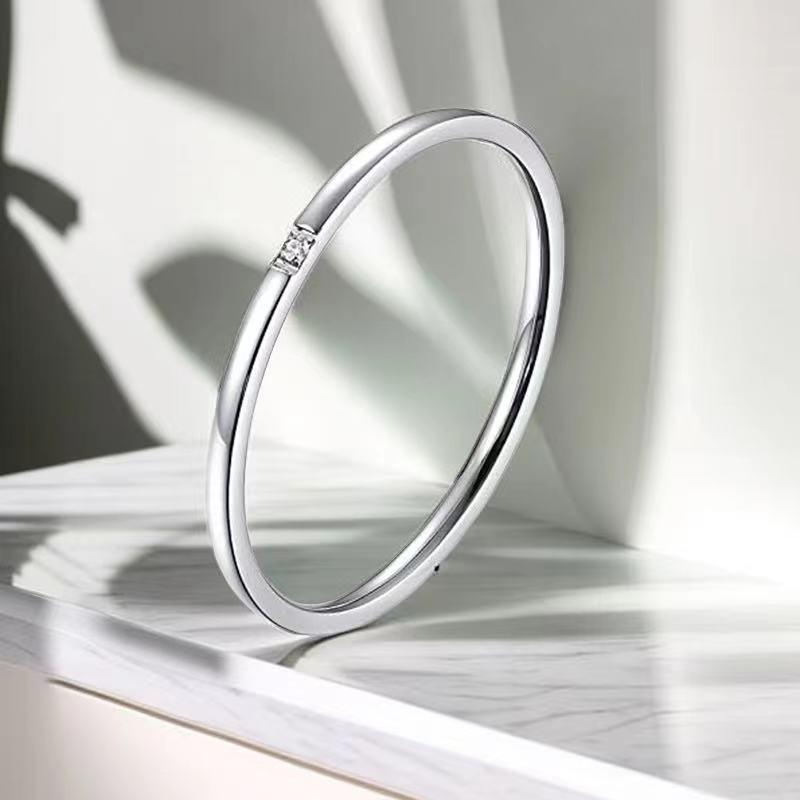 Luxury Women's Stainless Steel Ring: Electroplated Titanium, Non-Fading, Versatile Design