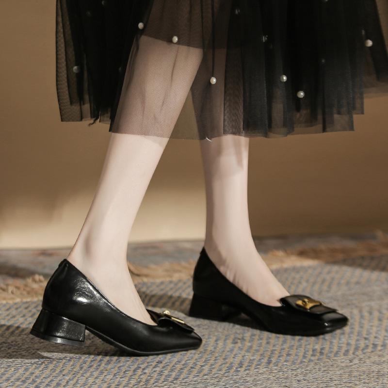 

Классическая модная ретро женская обувь с квадратным носком и толстым каблуком, универсальная, с новым темпераментом, удобная обувь на среднем каблуке для женщин 40 [Standard Code]