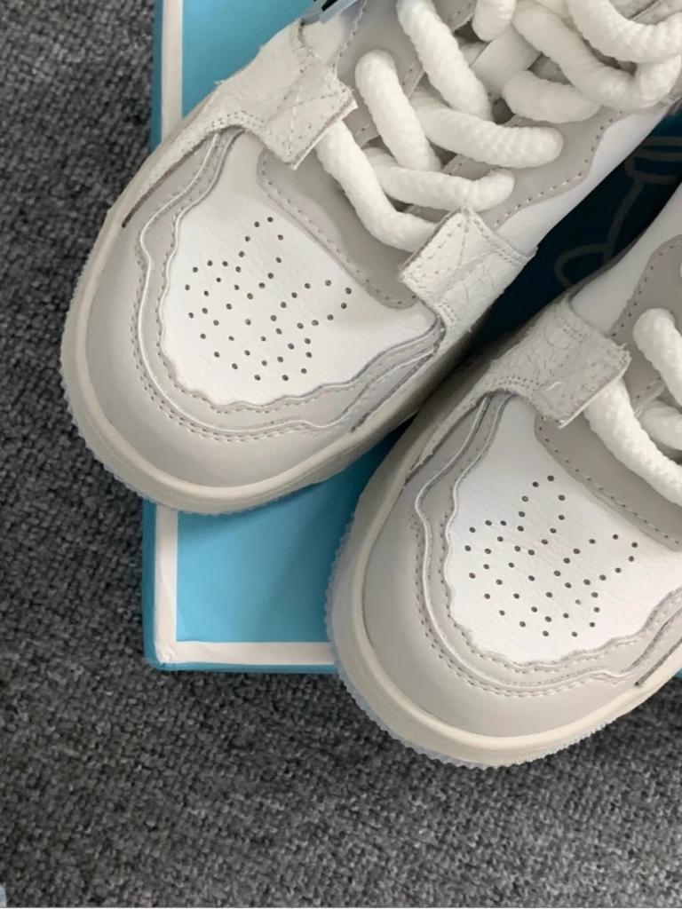 2025 Popular Original Color Matching Thick Baseplate Shoes Women's Trend Versatile White Shoes Korean Version of Students Wear-resistant Sports Shoes