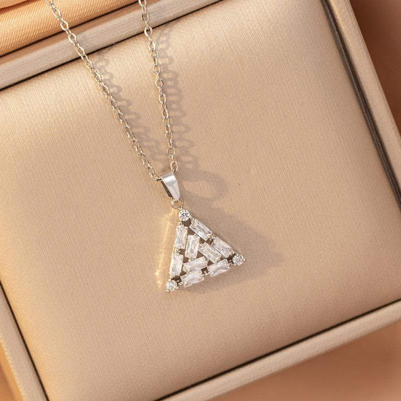 [Titanium Steel] Necklace Women's Copper Micro-inlaid Electroplating Advanced Sense Delicate Clavicle Chain Jewelry