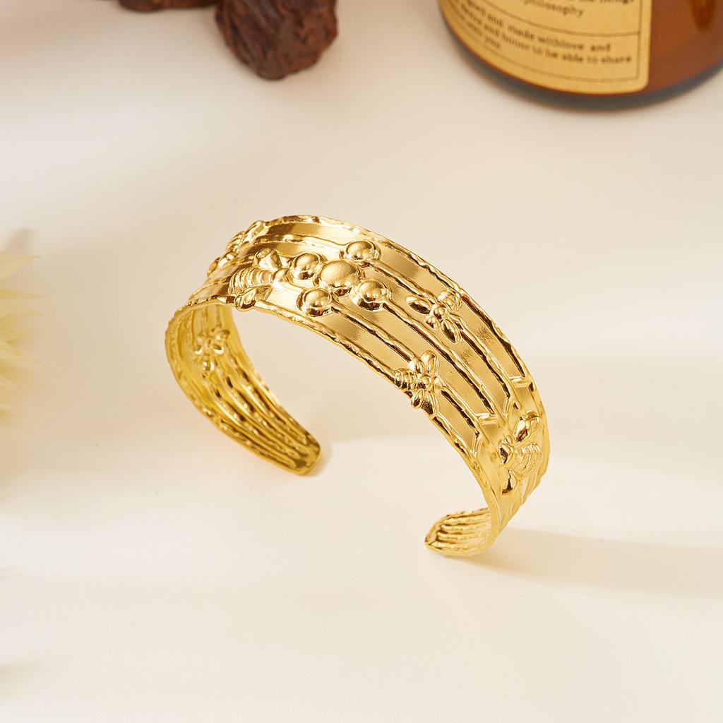 Minimalist Bee Stainless Steel Wide Cuff Bracelet for Women Vintage Gold Plated Waterproof Open Bangle Party Jewelry Gift