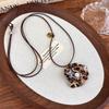 Retro Style Flower Design Pendant Necklace with Animal Print Accent for Women Fashion Accessory Neckchain
