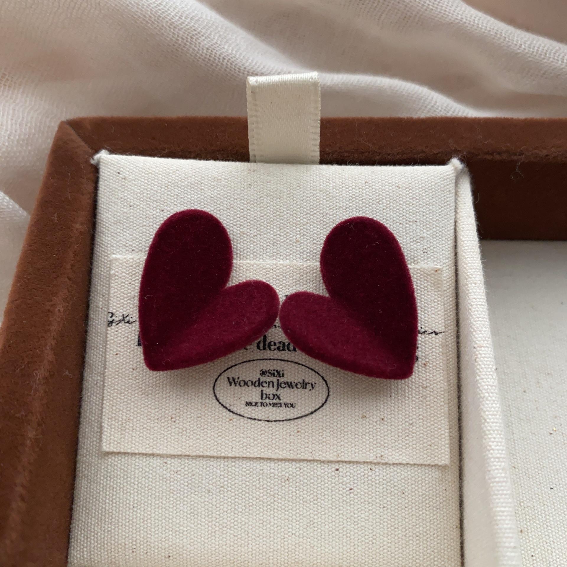 Flocking Love Stud Earrings Simple Retro Gentle Autumn And Winter Soft Exquisite Earrings Versatile