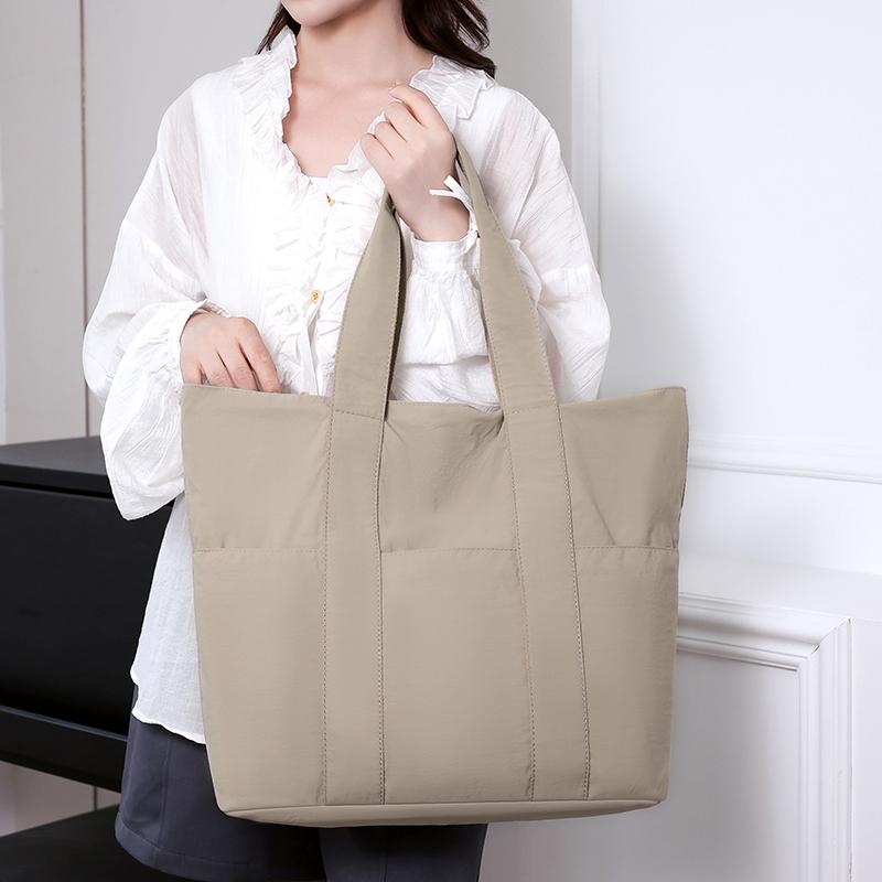 Women's Shoulder Bag Retro Large Capacity Commuter Tote Bag
