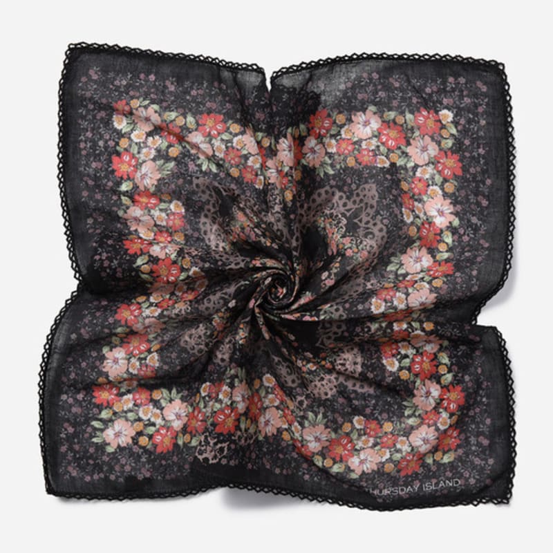 Thursday Island Flower Diamond Garden Bandana_T256MHC152W