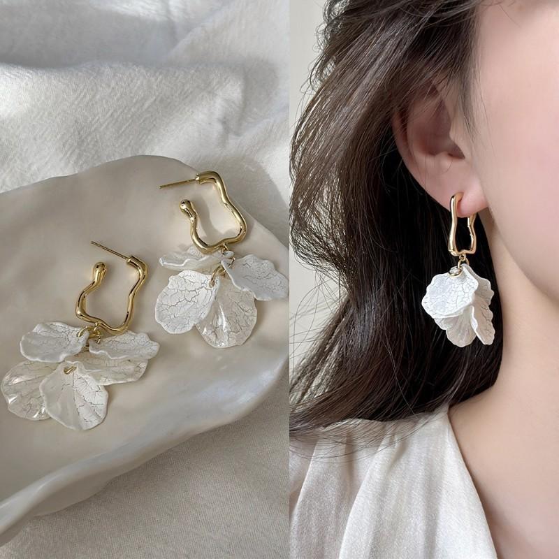 Premium pearl flower fringed earrings 2025 light luxury gentle temperament earrings niche personality earrings women