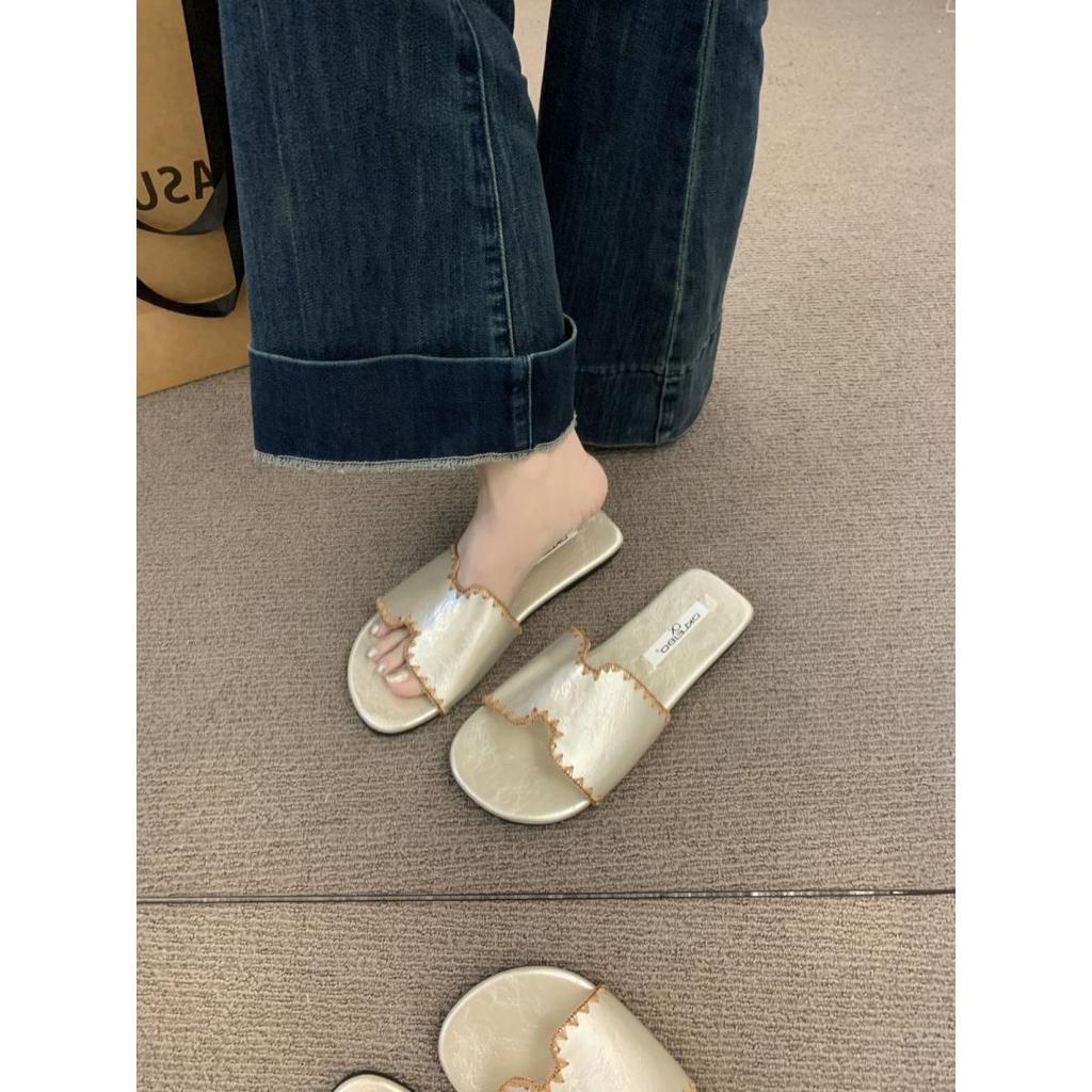 Gentle Red Open-toed Slippers for Women's Summer Wear 2025 New Versatile Flat-bottomed Holiday H Cool Slippers