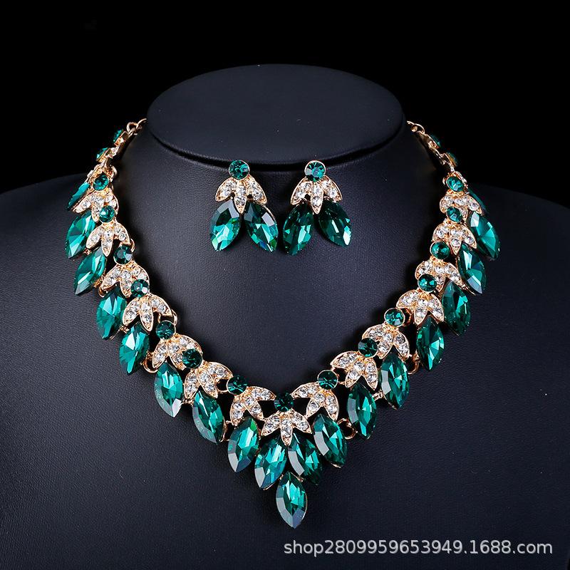 

Женские украшения Кристалл Бриллиант Набор ожерелье и серьги Короткий