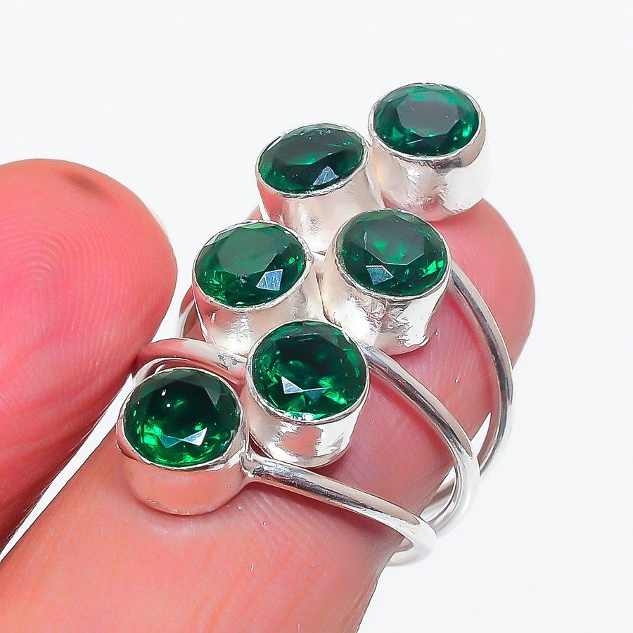 

Кольцо из серебра 925 пробы с натуральным хромдиопсидом, размер 6,5 j6o16