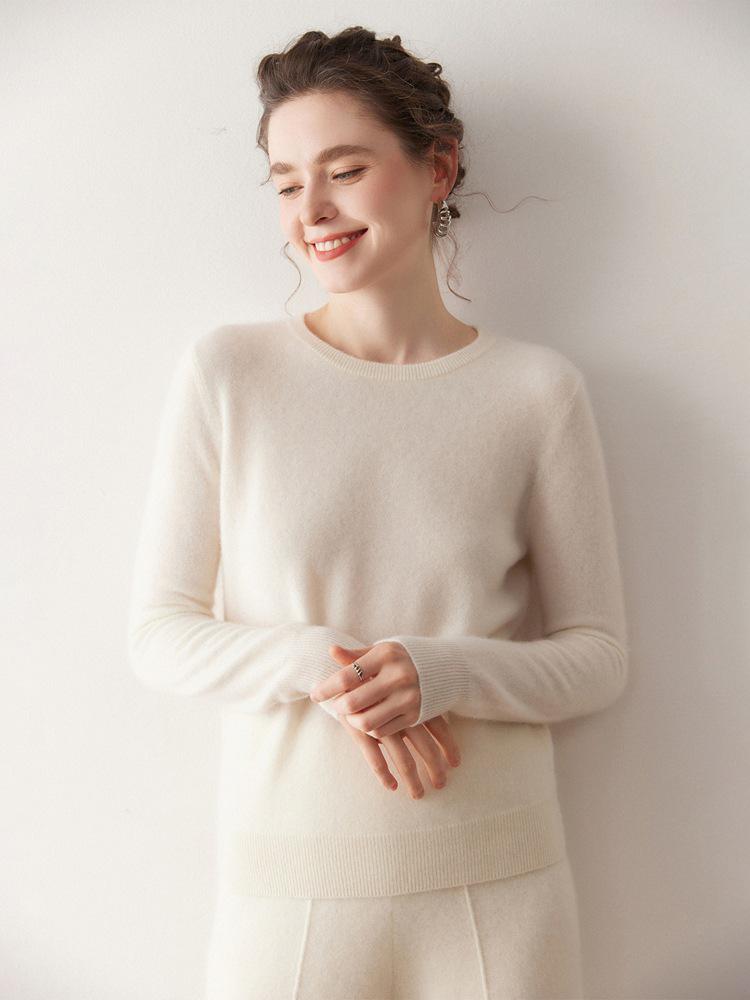 Women's Soft Cashmere Sweater: 2025 Autumn/Winter Round Neck Knit, Solid Color, Versatile Base Layer