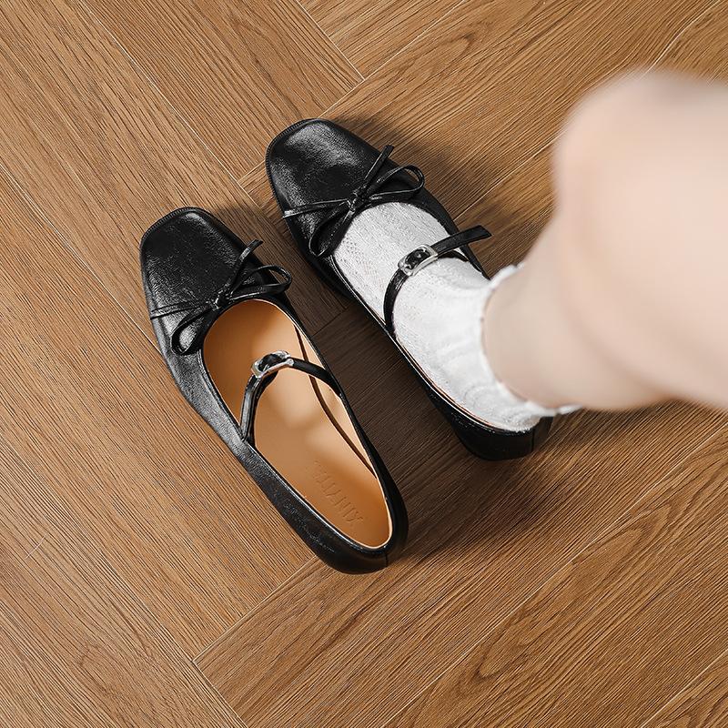 Fashion temperament French retro shallow mouth square root flat-soled single shoes women's spring and autumn new with skirts versatile Mary Jane shoes