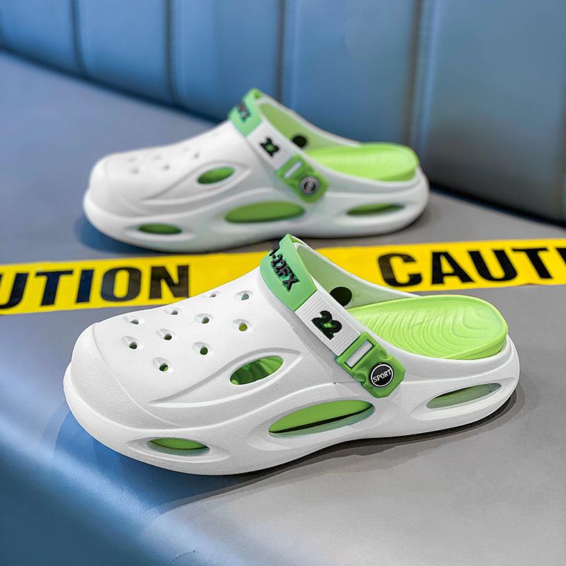 Sandals men's hole shoes light breathable beach shoes driving casual two wear slippers men's bag head shoes